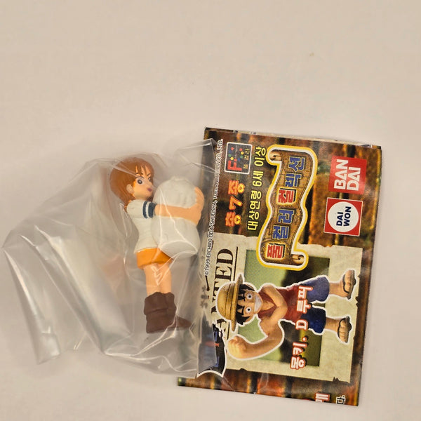 One Piece Full Color Collection Gashapon Series w/ Korean Insert - Nami #01 (2003) (NEW DEADSTOCK) - 20240416 - RWK324